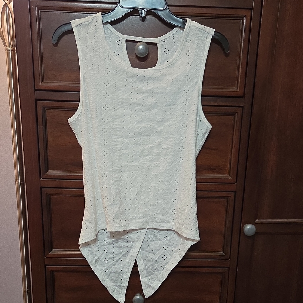 SHEIN Cream Sleeveless Eyelet Tank with Asymmetrical Hem Womens S